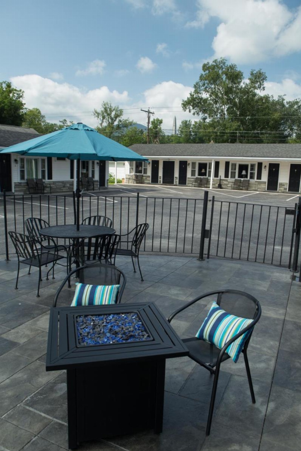 Knotty Pine Motel